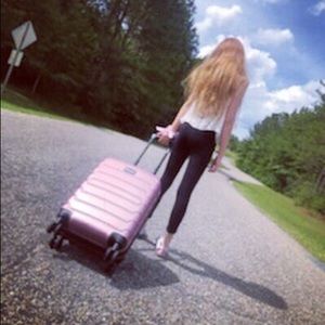 Meet your Posher, Mia